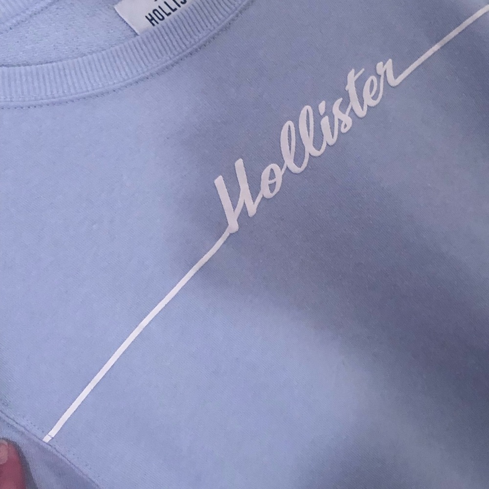 Hollister Baby Blue Boat Neck Oversized Graphic Sweatshirt Size XS - Picture 2 of 7